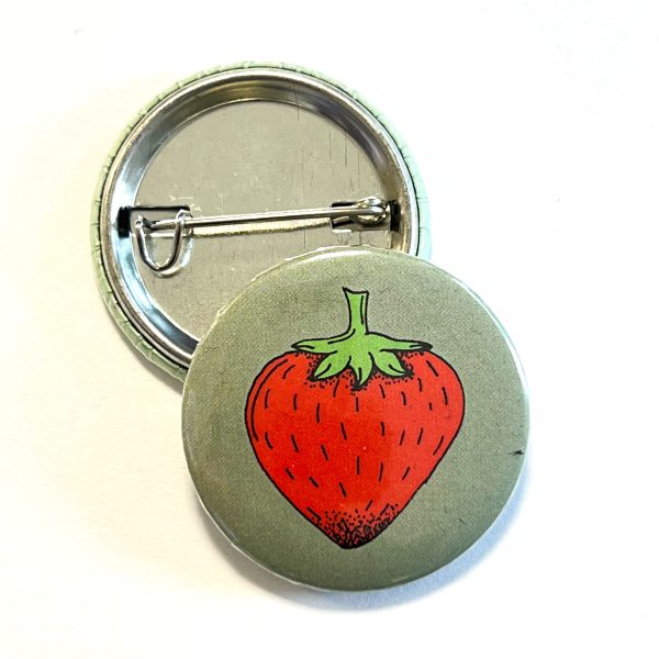 przypinka truskawka
